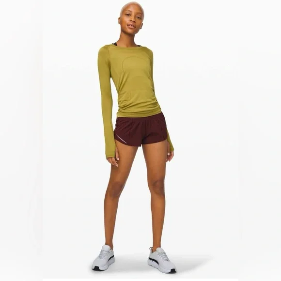 Lululemon Hotty Hot 2.5” Shorts - Picture 5 of 12